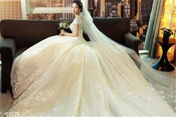 婚紗費用是用彩禮錢嗎 沒有嚴(yán)格規(guī)定