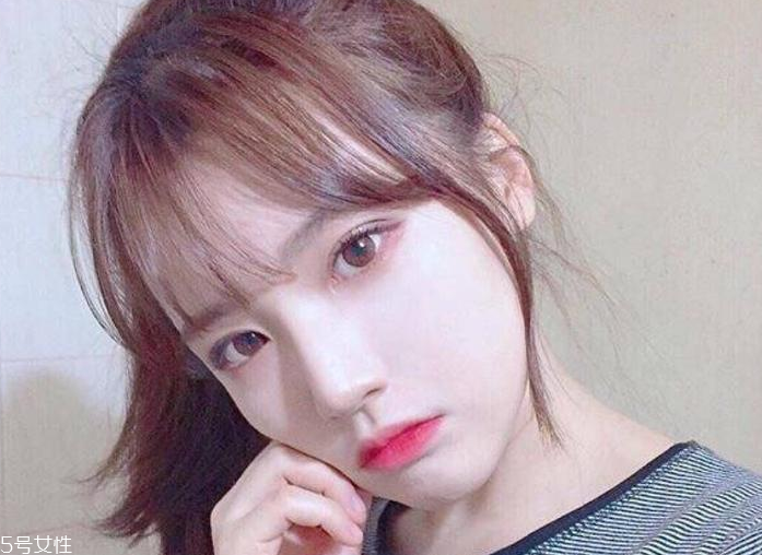 辛芷蕾短發(fā)最新發(fā)型 無論發(fā)量多寡都很適合 辛芷蕾短發(fā)最新發(fā)型 無論發(fā)量多寡都很適合