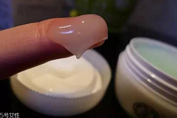 換季怎樣給肌膚快速補(bǔ)水 告別肌渴狀態(tài) 換季怎樣給肌膚快速補(bǔ)水 告別肌渴狀態(tài)