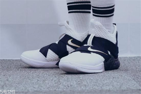 耐克士兵12魔術(shù)貼貼不牢怎么辦 解決辦法很簡(jiǎn)單