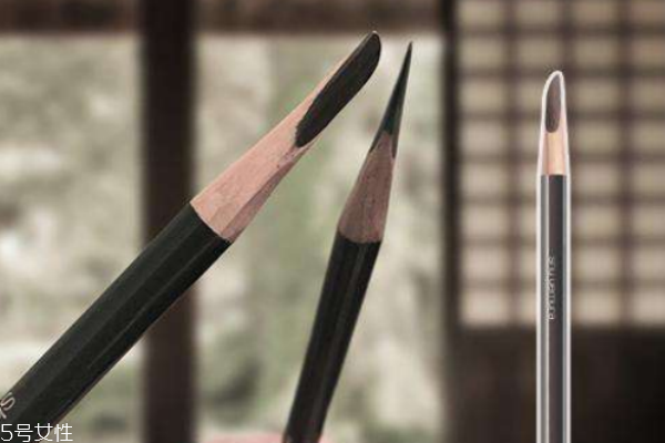 旋轉(zhuǎn)眉筆和鉛筆眉筆哪個(gè)好 2大眉筆pk 旋轉(zhuǎn)眉筆和鉛筆眉筆哪個(gè)好 2大眉筆pk