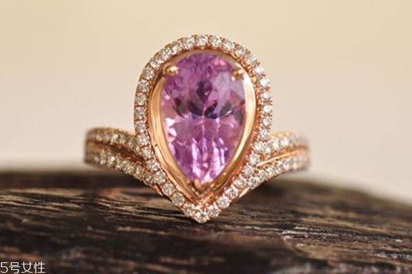 紫鋰輝的功效與作用 帶來正能量 紫鋰輝的功效與作用 帶來正能量