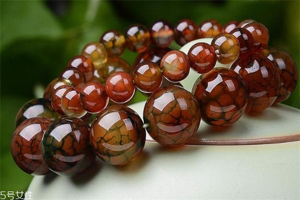 龍紋瑪瑙手串價(jià)格 正品非常昂貴 龍紋瑪瑙手串價(jià)格 正品非常昂貴