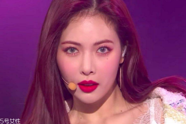 去角質(zhì)應(yīng)該什么時(shí)候用 出現(xiàn)這些信號(hào)就動(dòng)手 去角質(zhì)應(yīng)該什么時(shí)候用 出現(xiàn)這些信號(hào)就動(dòng)手