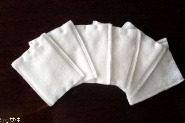 化妝棉真的有用嗎 省水不是偽科學(xué) 化妝棉真的有用嗎 省水不是偽科學(xué)
