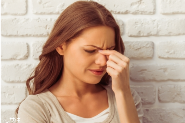 唇紋深是什么原因 教你輕松消除唇紋 唇紋深是什么原因 教你輕松消除唇紋