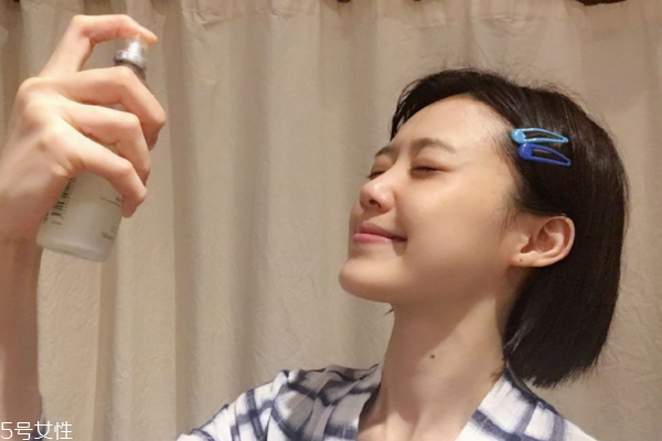 自己在家怎么清潔毛孔 和黑頭粉刺說(shuō)再見