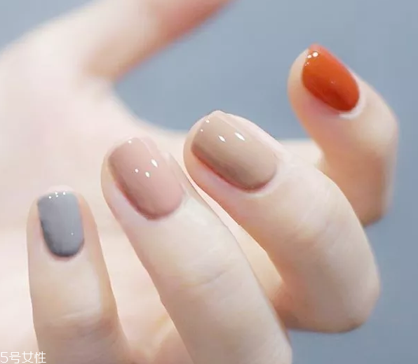 高級莫蘭迪色美甲圖片 這幾款盡顯低調(diào)淡雅氣質(zhì) 高級莫蘭迪色美甲圖片 這幾款盡顯低調(diào)淡雅氣質(zhì)