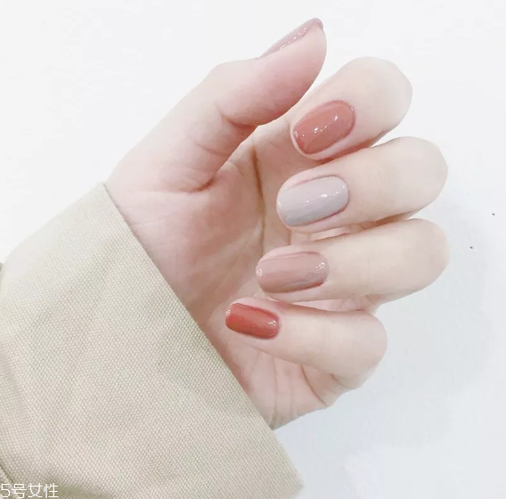 高級莫蘭迪色美甲圖片 這幾款盡顯低調(diào)淡雅氣質(zhì) 高級莫蘭迪色美甲圖片 這幾款盡顯低調(diào)淡雅氣質(zhì)
