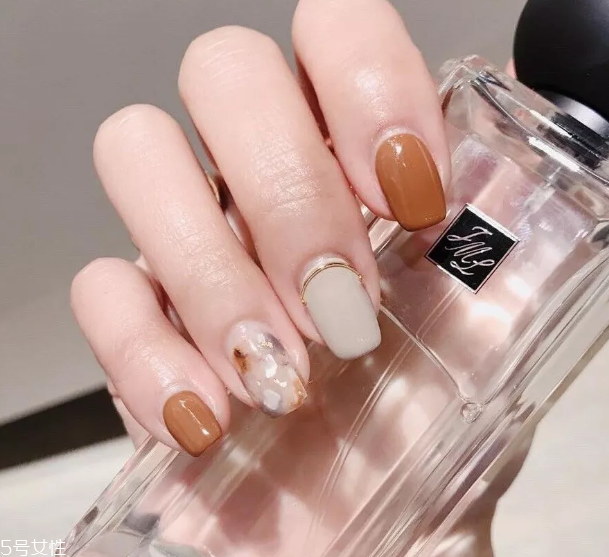 高級莫蘭迪色美甲圖片 這幾款盡顯低調(diào)淡雅氣質(zhì) 高級莫蘭迪色美甲圖片 這幾款盡顯低調(diào)淡雅氣質(zhì)