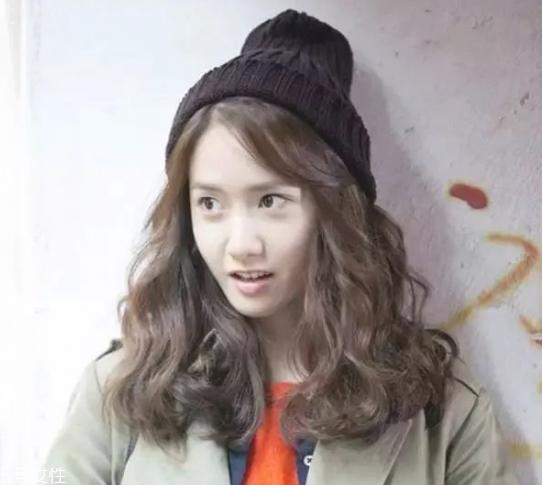 自己卷發(fā)怎么樣更持久 自己卷發(fā)定型 自己卷發(fā)怎么樣更持久 自己卷發(fā)定型