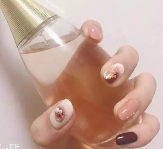紅色純色美甲搭配圖片 這幾款氣質爆棚韻味無窮