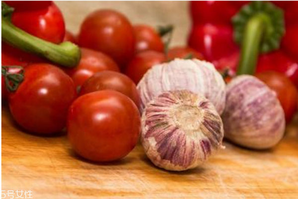 長白發(fā)吃什么好 營養(yǎng)飲食常識 長白發(fā)吃什么好 營養(yǎng)飲食常識