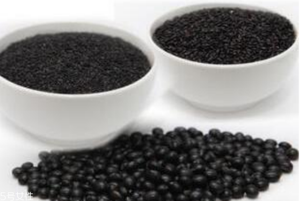 長白發(fā)吃什么好 營養(yǎng)飲食常識 長白發(fā)吃什么好 營養(yǎng)飲食常識