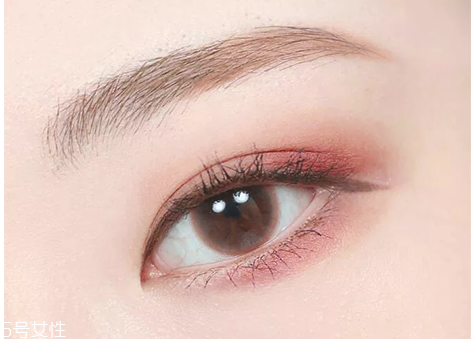 日系甜美約會(huì)妝容畫法 仙女必學(xué)秋冬眼妝 日系甜美約會(huì)妝容畫法 仙女必學(xué)秋冬眼妝