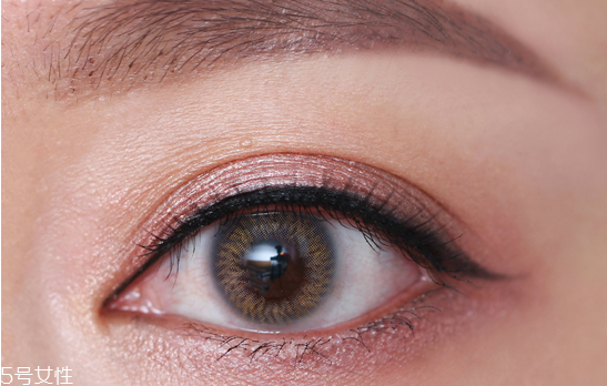 日系甜美約會(huì)妝容畫法 仙女必學(xué)秋冬眼妝 日系甜美約會(huì)妝容畫法 仙女必學(xué)秋冬眼妝