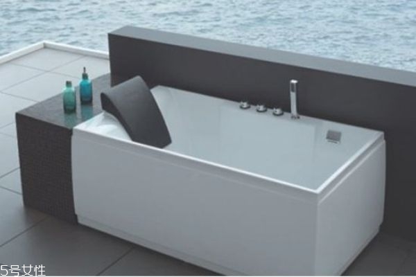 浴缸尺寸一般多大合適 浴缸的分類及特點 浴缸尺寸一般多大合適 浴缸的分類及特點