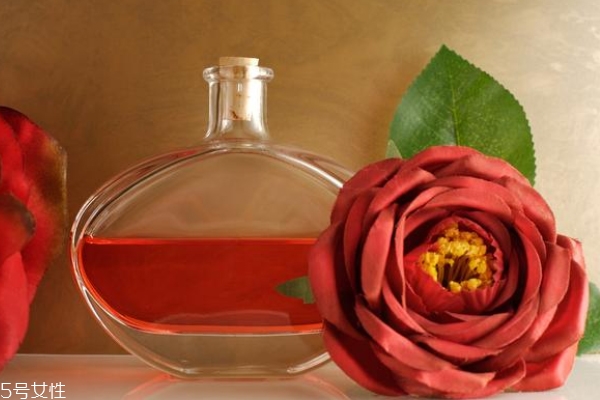 如何辨別香水品質(zhì) 劣質(zhì)香水威脅健康 如何辨別香水品質(zhì) 劣質(zhì)香水威脅健康