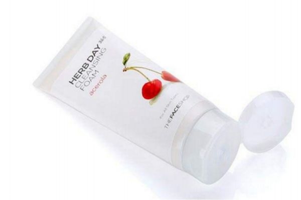 怎么用洗面奶洗臉 洗面奶正確洗臉?lè)绞? alt=