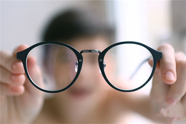 如何有效控制近視？視光師護眼4重點