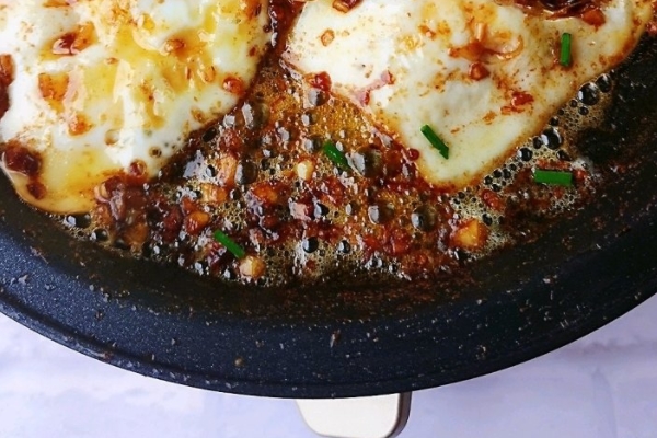 荷包蛋要放鹽嗎 這是肯定的 荷包蛋要放鹽嗎 這是肯定的