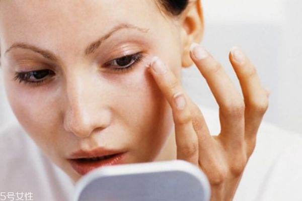 二十歲要用眼霜嗎 二十歲適合的眼霜推薦 二十歲要用眼霜嗎 二十歲適合的眼霜推薦