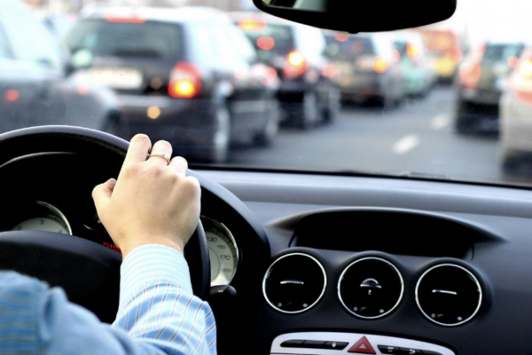 暈車族出門(mén)準(zhǔn)備什么 暈車時(shí)的穴位按摩法