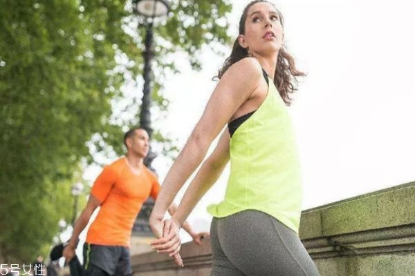 生理期可以跑步嗎 生理期適合什么運動 生理期可以跑步嗎 生理期適合什么運動