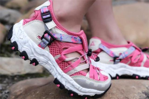 涉水鞋下雨天能穿嗎 沒(méi)什么影響