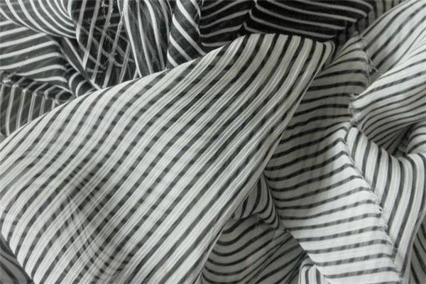 化纖衣服怎么去靜電 用柔順劑泡泡 化纖衣服怎么去靜電 用柔順劑泡泡