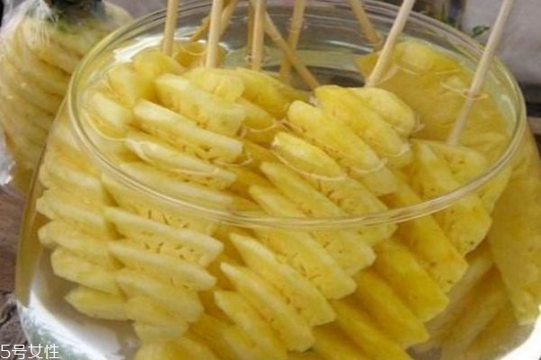 菠蘿怎么種 自己在家種菠蘿的方法 菠蘿怎么種 自己在家種菠蘿的方法