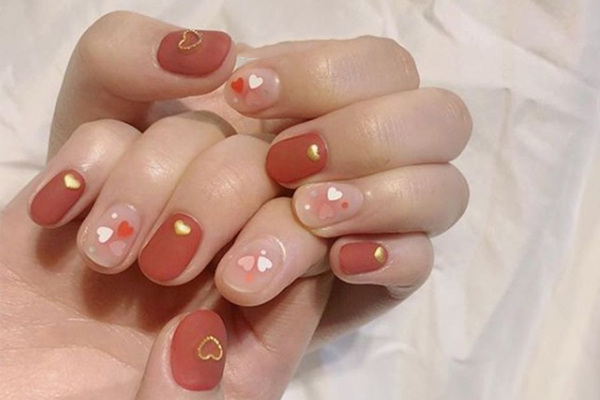 裸粉色指甲油顯手白嗎 裸粉色4個(gè)去黃顯白方法 裸粉色指甲油顯手白嗎 裸粉色4個(gè)去黃顯白方法