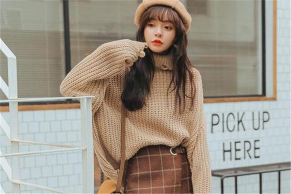 內(nèi)搭毛衣什么款式好看 做個(gè)氧氣少女 內(nèi)搭毛衣什么款式好看 做個(gè)氧氣少女
