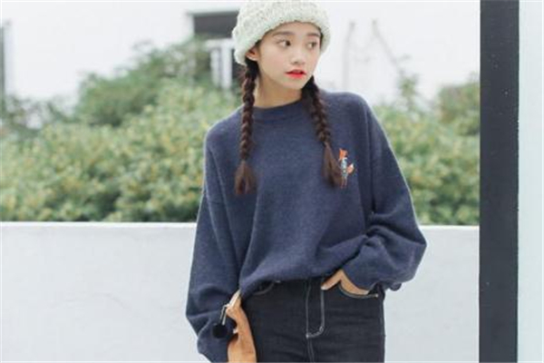 內(nèi)搭毛衣什么款式好看 做個(gè)氧氣少女 內(nèi)搭毛衣什么款式好看 做個(gè)氧氣少女