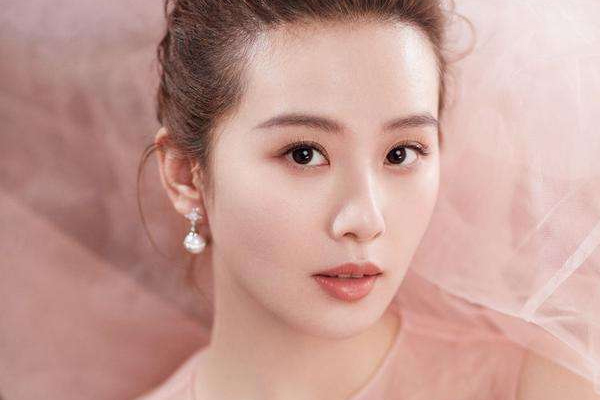 女士護(hù)膚品使用順序 養(yǎng)出漂亮美肌 女士護(hù)膚品使用順序 養(yǎng)出漂亮美肌