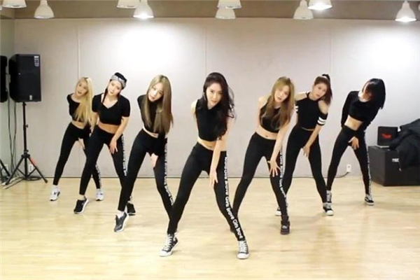 爵士舞男生可以跳嗎 沒什么限制 爵士舞男生可以跳嗎 沒什么限制