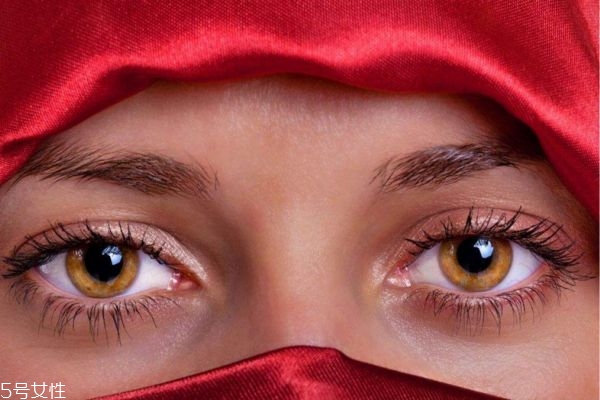 滴眼藥水時眼睛刺痛是正常的嗎 眼液的正確使用方法 滴眼藥水時眼睛刺痛是正常的嗎 眼液的正確使用方法