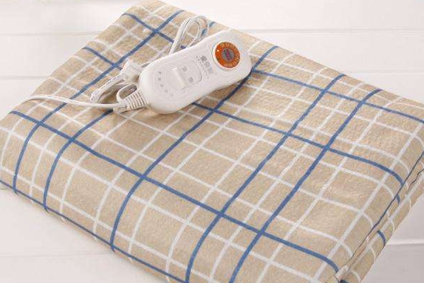 電熱毯怎么用 按照說(shuō)明書來(lái)