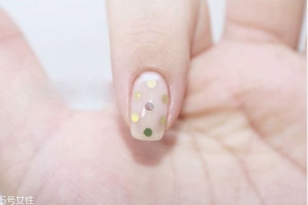 藍(lán)色鉆石美甲教程 藍(lán)色小花美甲教程 藍(lán)色鉆石美甲教程 藍(lán)色小花美甲教程