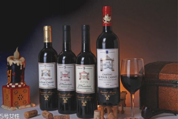 紅酒為什么能美容 紅酒美容養(yǎng)顏方法 紅酒為什么能美容 紅酒美容養(yǎng)顏方法