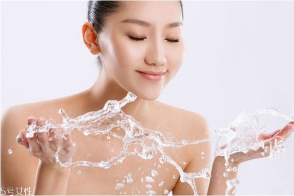 韓國保濕效果好的護(hù)膚品 韓國保濕補水護(hù)膚品排行榜