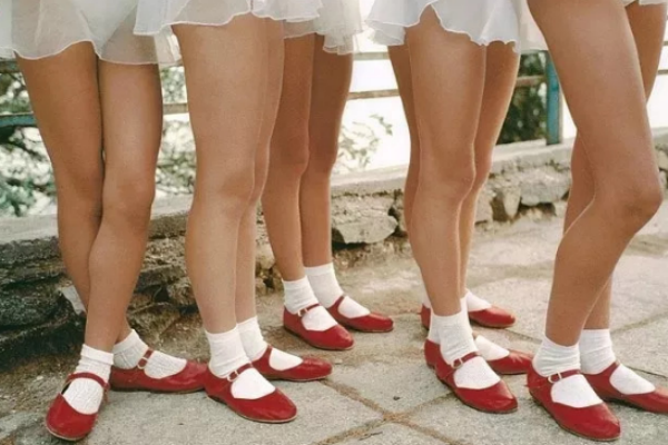 膝蓋超伸是怎么引起的 如何自查是否膝超伸 膝蓋超伸是怎么引起的 如何自查是否膝超伸