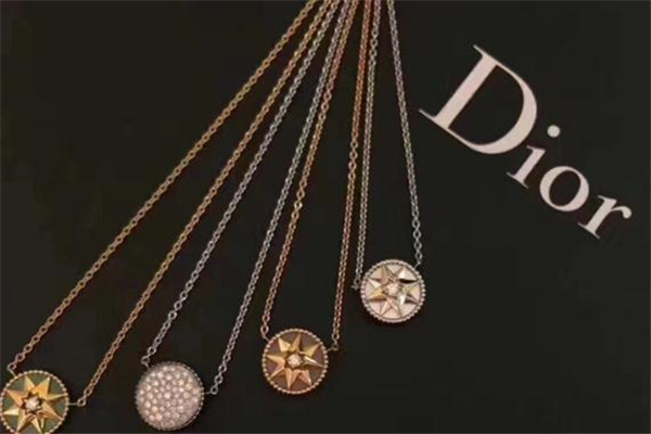 迪奧八芒星項(xiàng)鏈真假 從這幾點(diǎn)來(lái)看