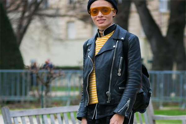 條紋打底衫配什么外套 萬能打底就選它 條紋打底衫配什么外套 萬能打底就選它