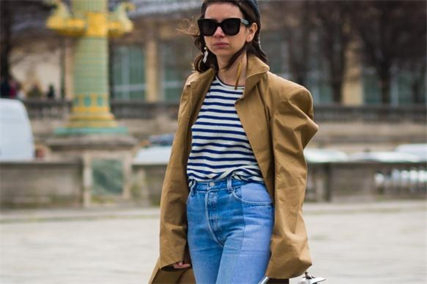 條紋打底衫配什么外套 萬能打底就選它 條紋打底衫配什么外套 萬能打底就選它