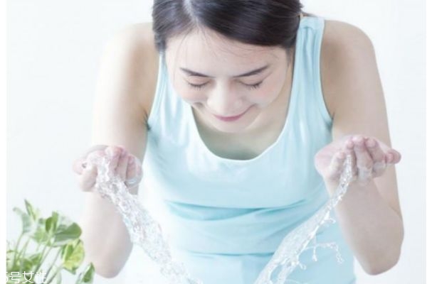 春季護(hù)膚重點(diǎn) 春季護(hù)膚小知識 春季護(hù)膚重點(diǎn) 春季護(hù)膚小知識