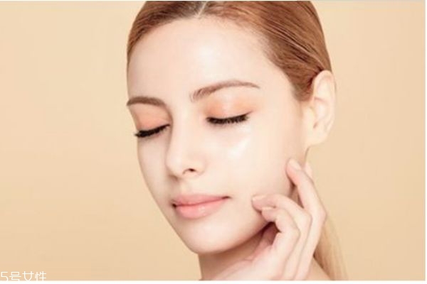 先用防曬還是先用隔離 先涂防曬霜還是隔離霜 先用防曬還是先用隔離 先涂防曬霜還是隔離霜