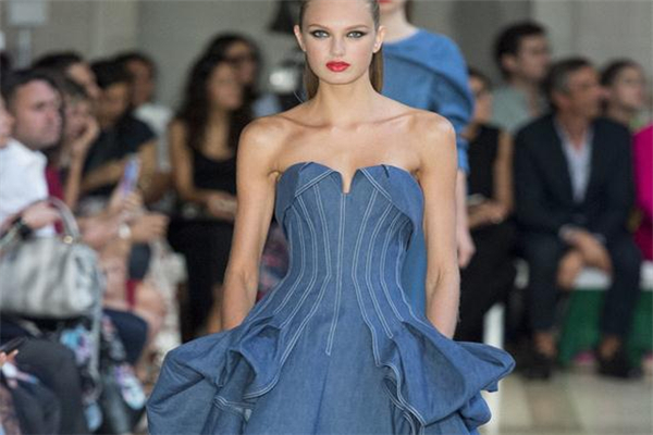 carolina herrera是什么牌子 知名時(shí)尚品牌 carolina herrera是什么牌子 知名時(shí)尚品牌