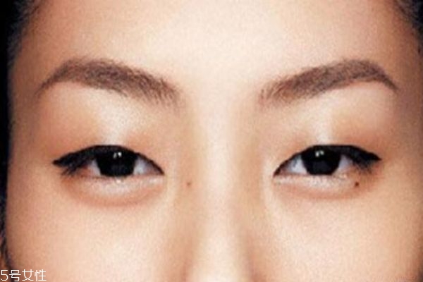 紋眼線好不好？內(nèi)眼線會傷害眼睛嗎？