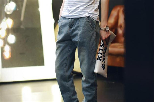 水洗牛仔褲會(huì)掉色嗎 分情況對(duì)待